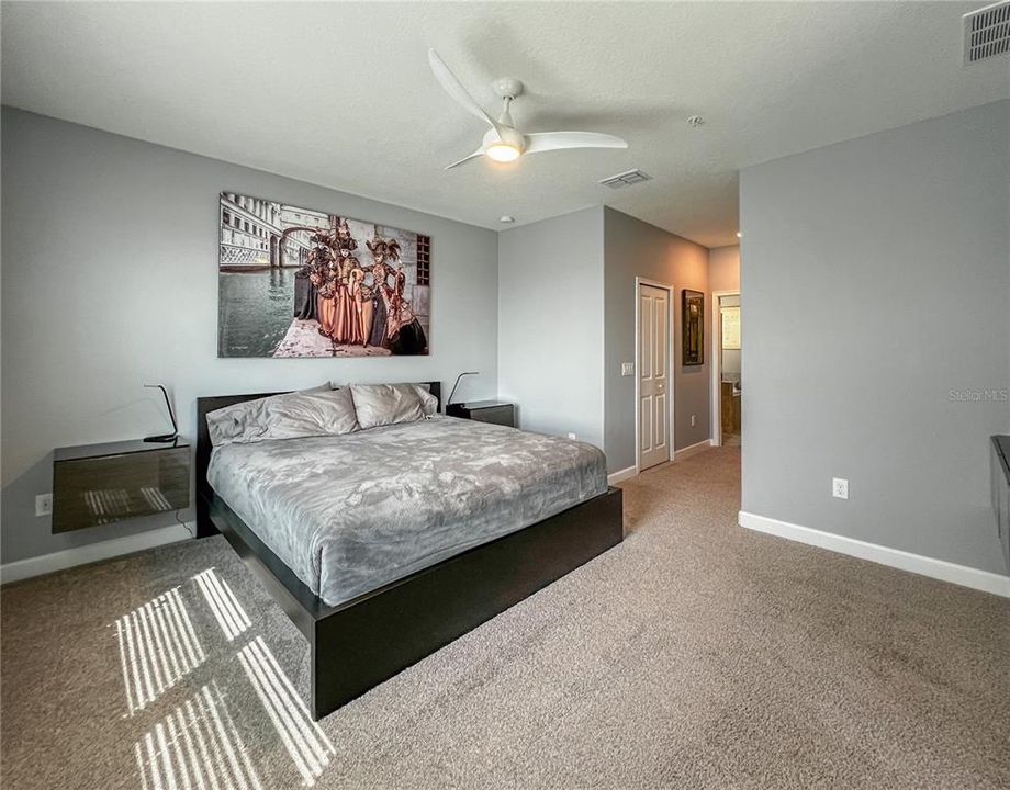 Activo con contrato: $339,900 (3 camas, 2 baños, 1854 Pies cuadrados)