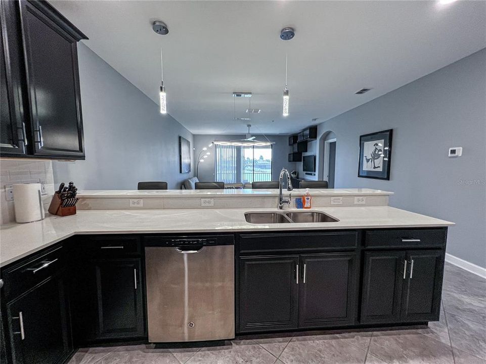 Activo con contrato: $339,900 (3 camas, 2 baños, 1854 Pies cuadrados)