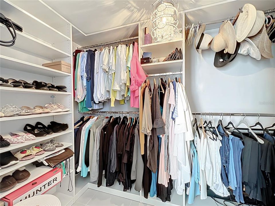 Active With Contract: $927,000 (2 beds, 2 baths, 1420 Square Feet)