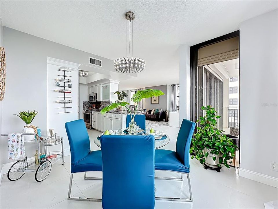 Active With Contract: $927,000 (2 beds, 2 baths, 1420 Square Feet)