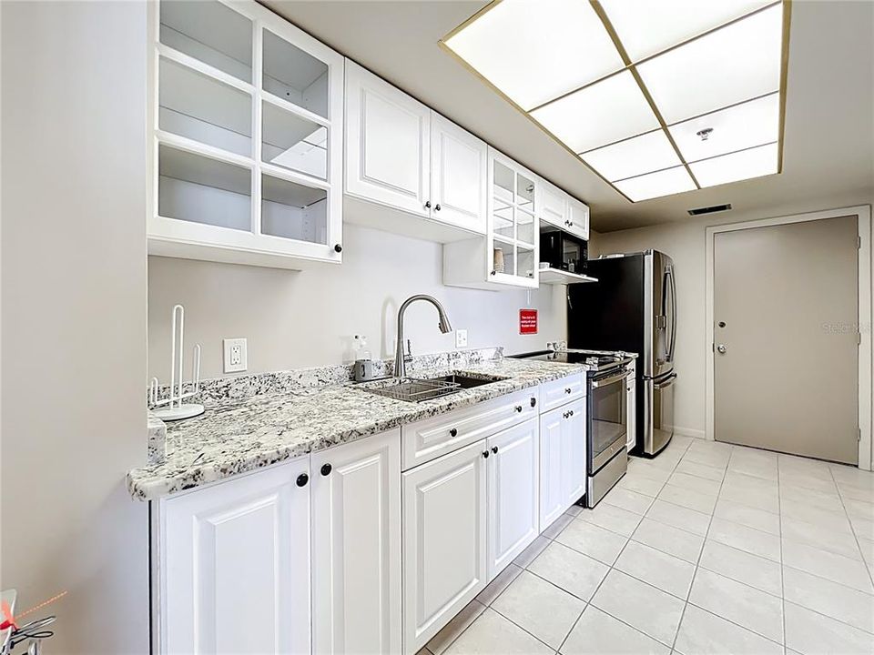 Active With Contract: $927,000 (2 beds, 2 baths, 1420 Square Feet)