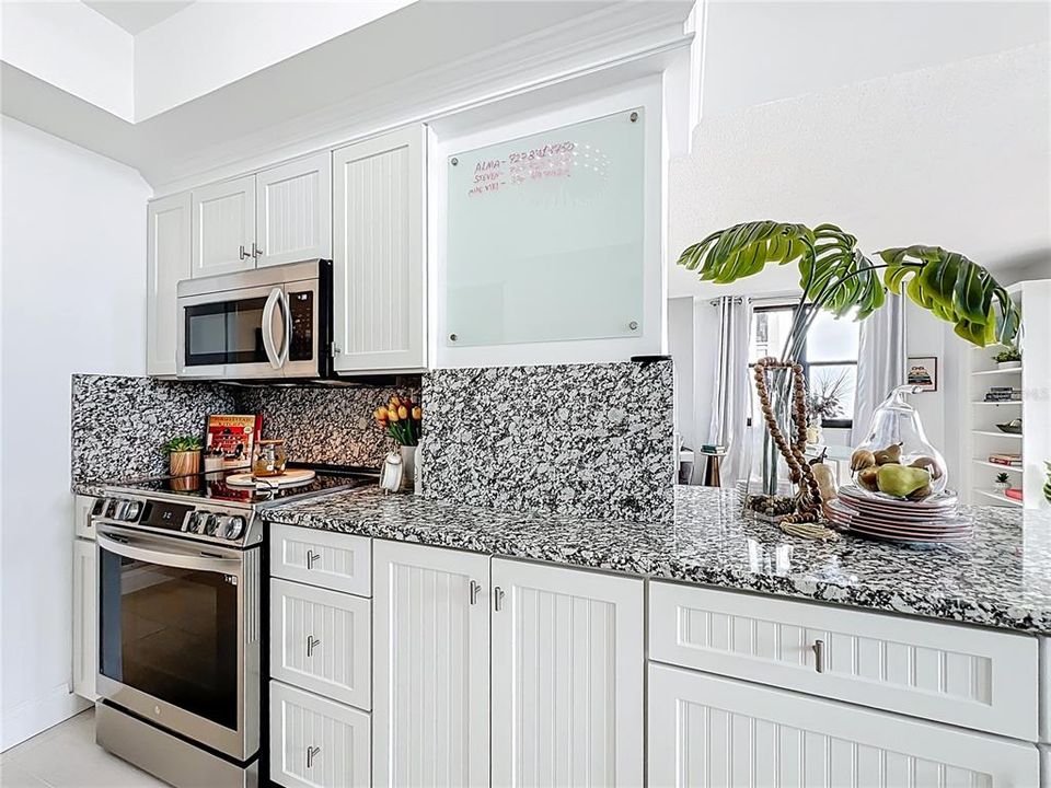 Active With Contract: $927,000 (2 beds, 2 baths, 1420 Square Feet)