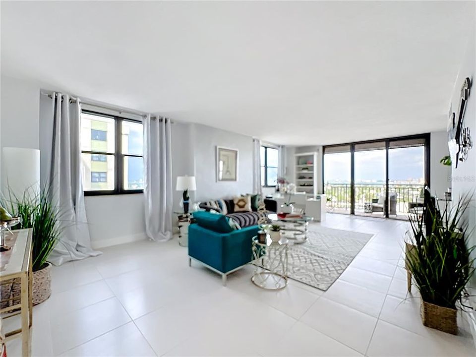 Active With Contract: $927,000 (2 beds, 2 baths, 1420 Square Feet)