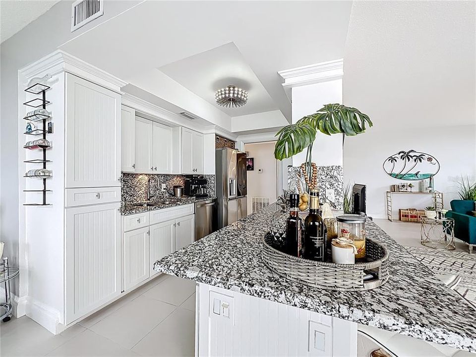 Active With Contract: $927,000 (2 beds, 2 baths, 1420 Square Feet)