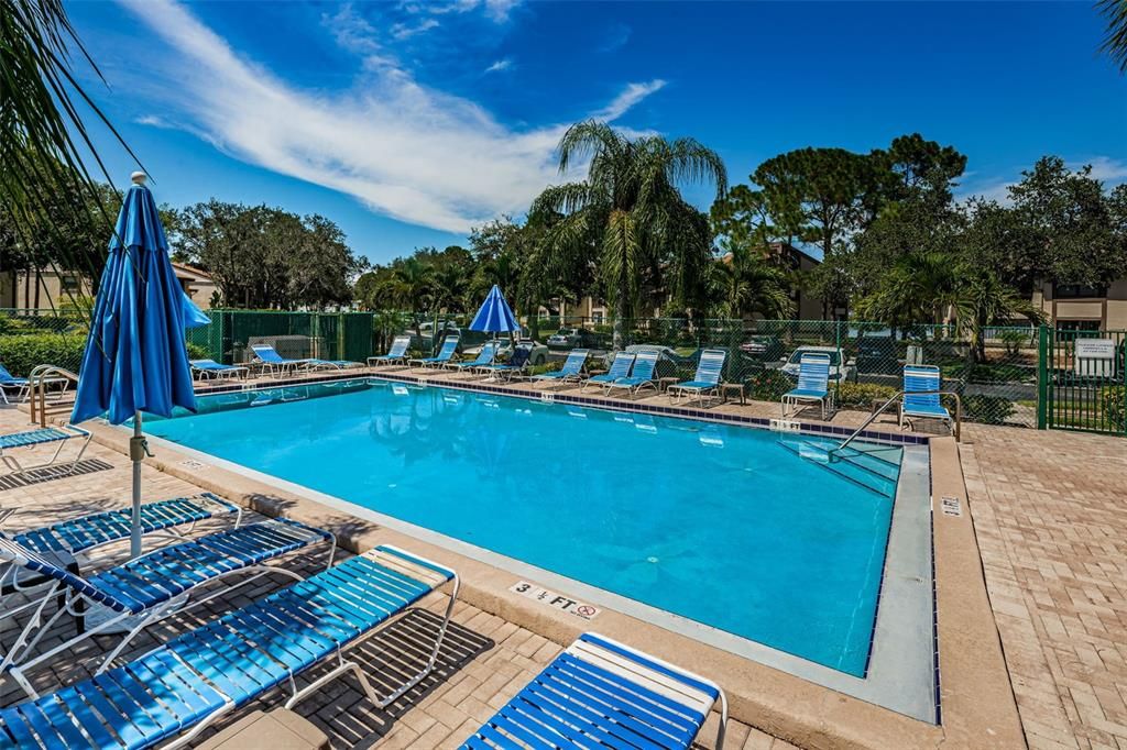 Active With Contract: $1,800 (2 beds, 2 baths, 924 Square Feet)