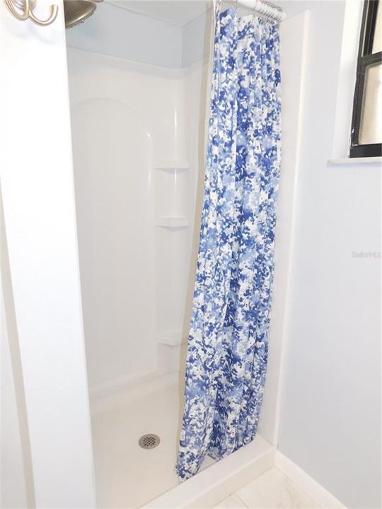 Active With Contract: $1,800 (2 beds, 2 baths, 924 Square Feet)