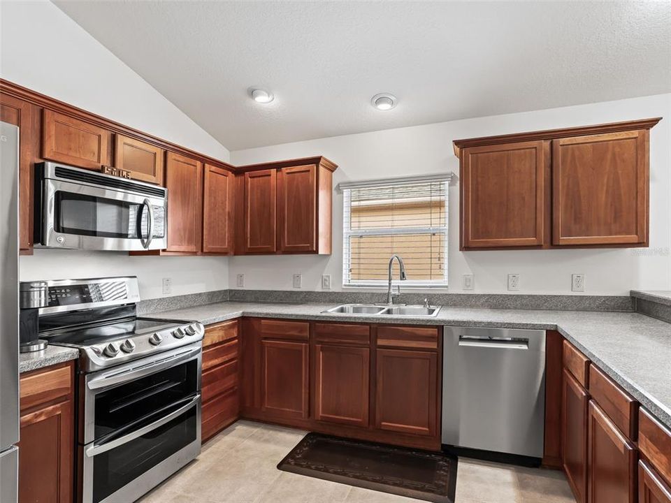 For Sale: $791,000 (3 beds, 2 baths, 1491 Square Feet)