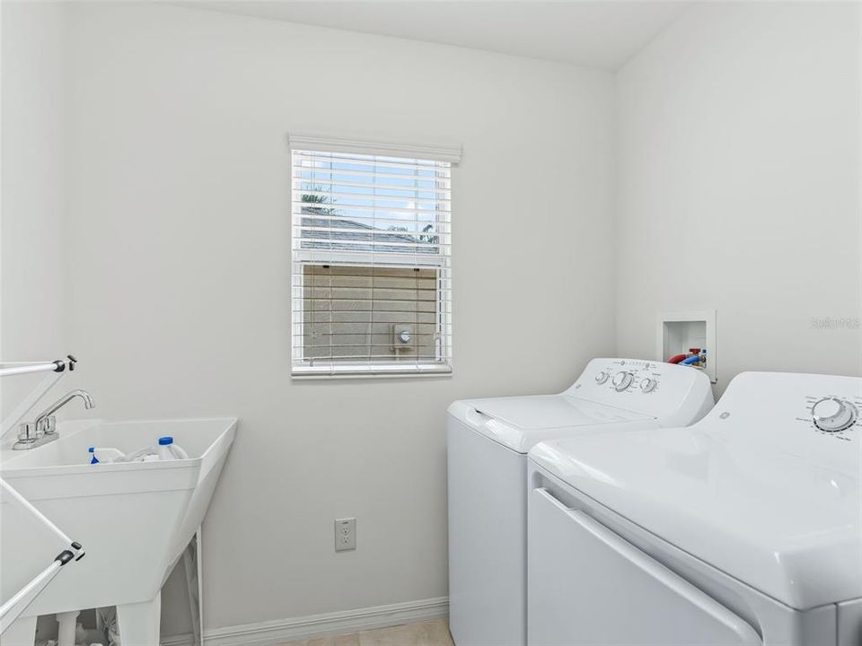 For Sale: $791,000 (3 beds, 2 baths, 1491 Square Feet)