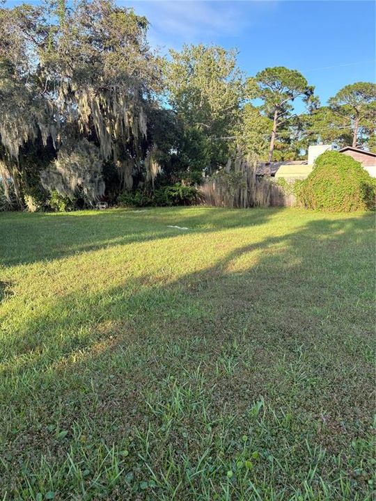 Activo con contrato: $230,000 (3 camas, 2 baños, 1314 Pies cuadrados)