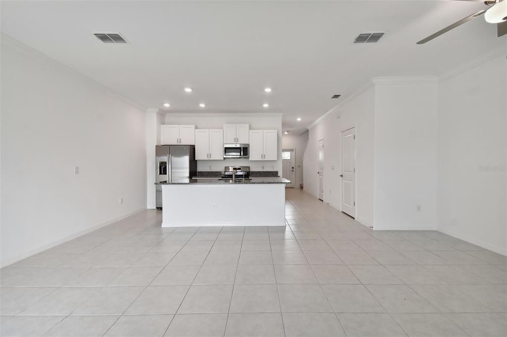 For Rent: $2,300 (3 beds, 2 baths, 1601 Square Feet)