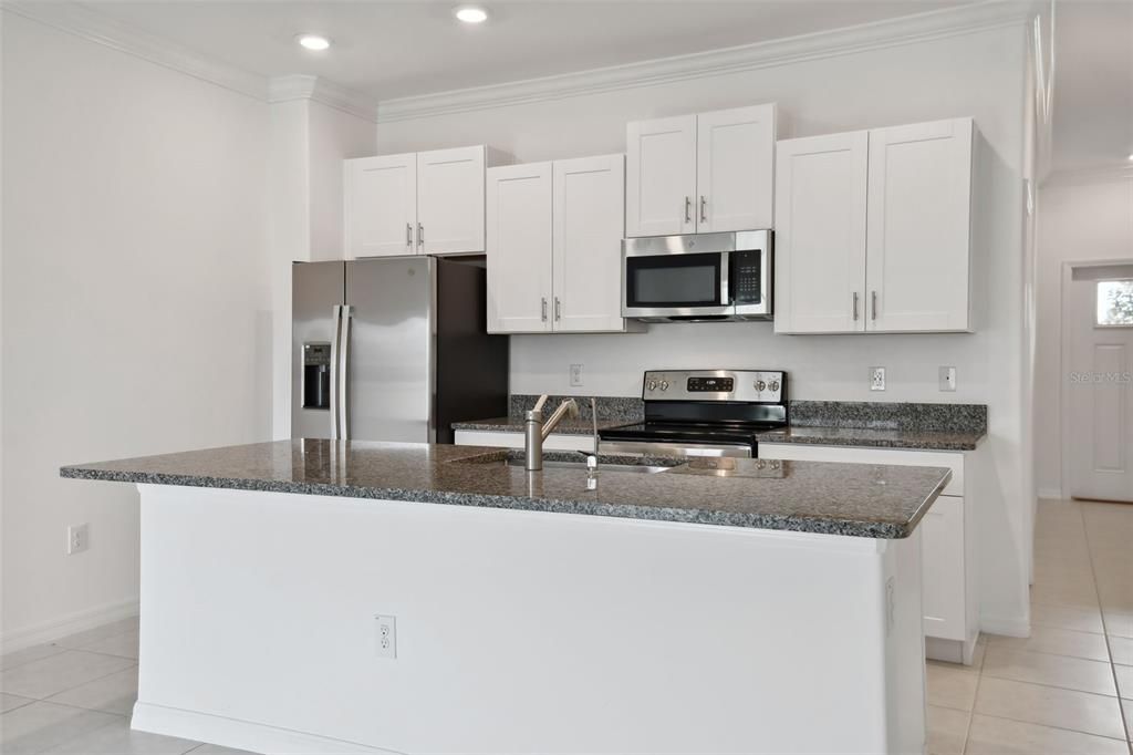 For Rent: $2,300 (3 beds, 2 baths, 1601 Square Feet)