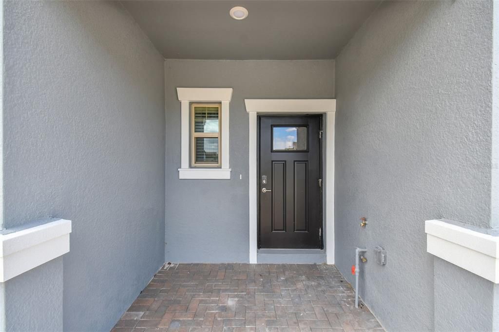 For Rent: $2,300 (3 beds, 2 baths, 1601 Square Feet)