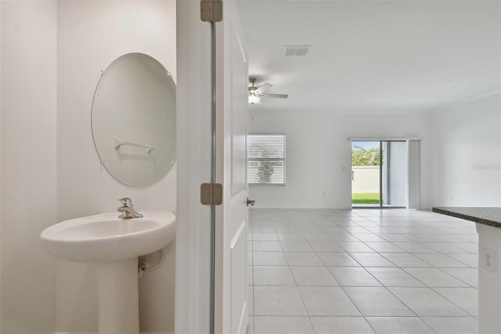 For Rent: $2,300 (3 beds, 2 baths, 1601 Square Feet)