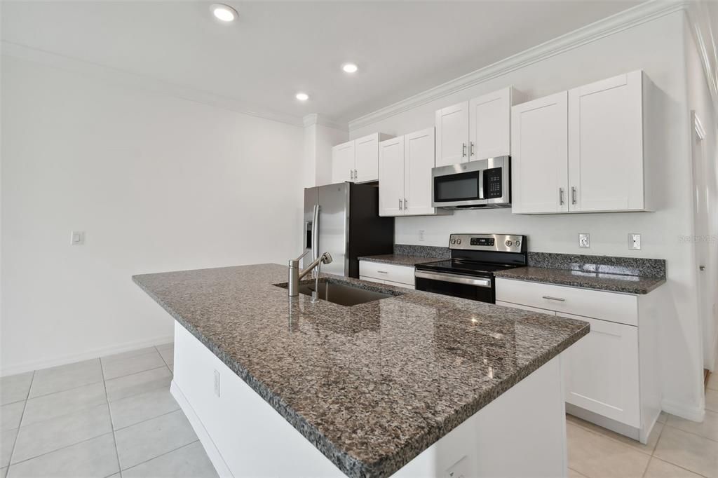 For Rent: $2,300 (3 beds, 2 baths, 1601 Square Feet)