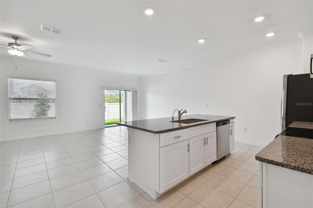 For Rent: $2,300 (3 beds, 2 baths, 1601 Square Feet)