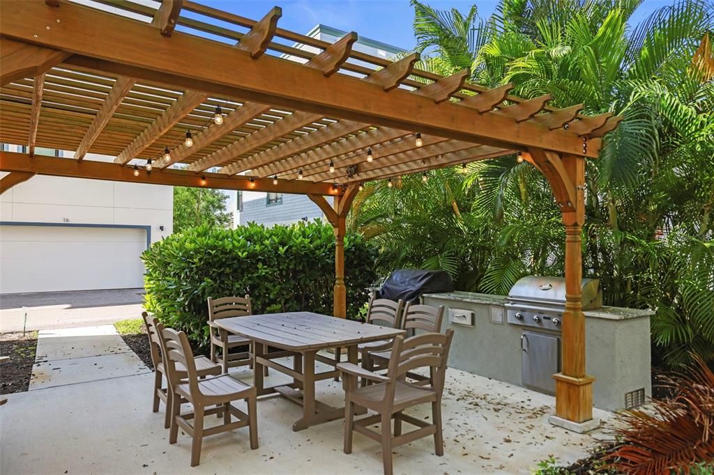 For Sale: $785,000 (3 beds, 3 baths, 1970 Square Feet)