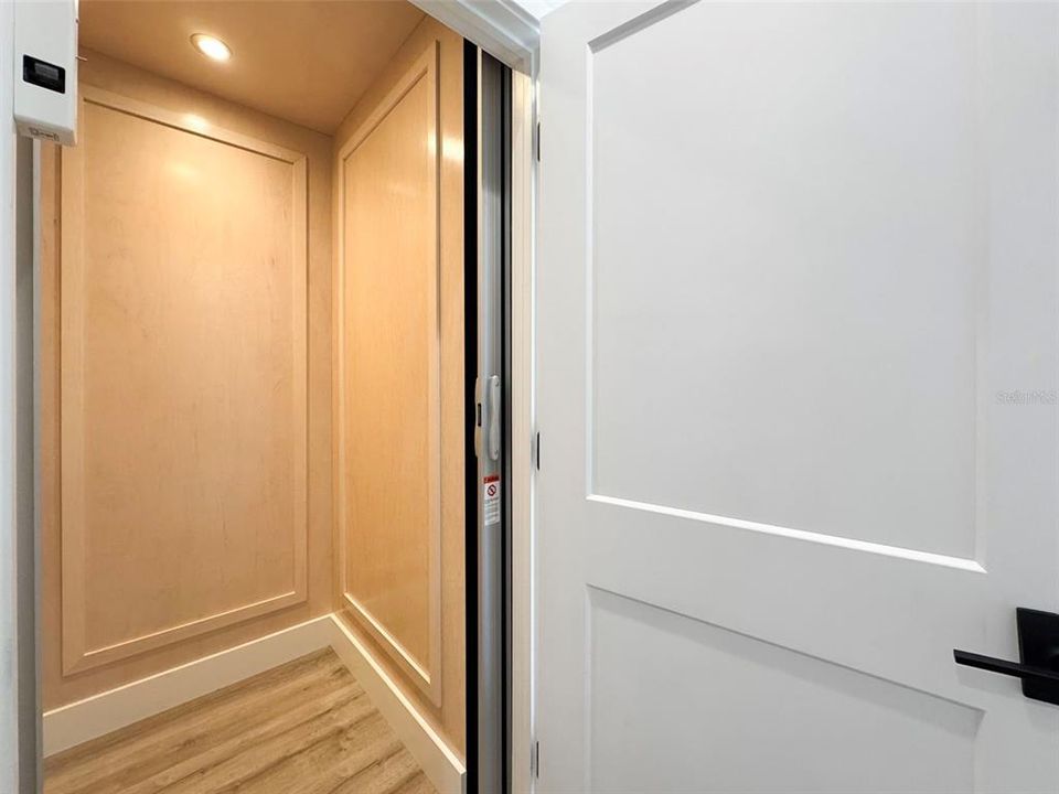 For Sale: $785,000 (3 beds, 3 baths, 1970 Square Feet)