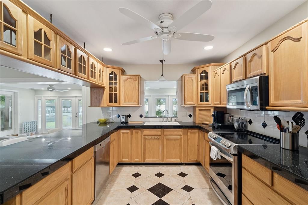 For Sale: $799,900 (3 beds, 3 baths, 2580 Square Feet)