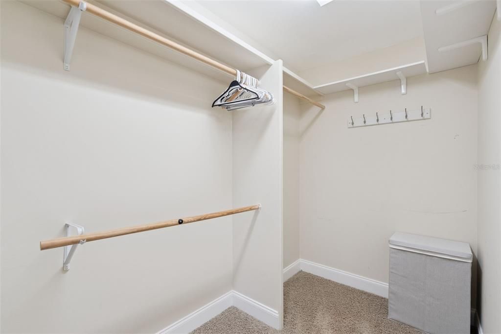 For Sale: $799,900 (3 beds, 3 baths, 2580 Square Feet)