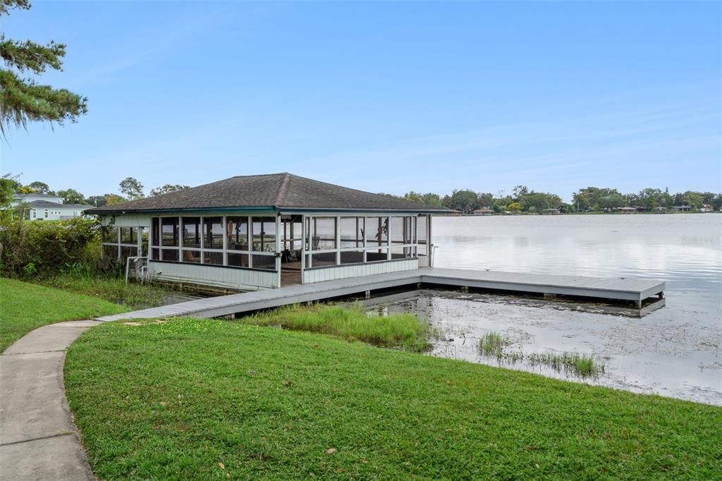 For Sale: $799,900 (3 beds, 3 baths, 2580 Square Feet)