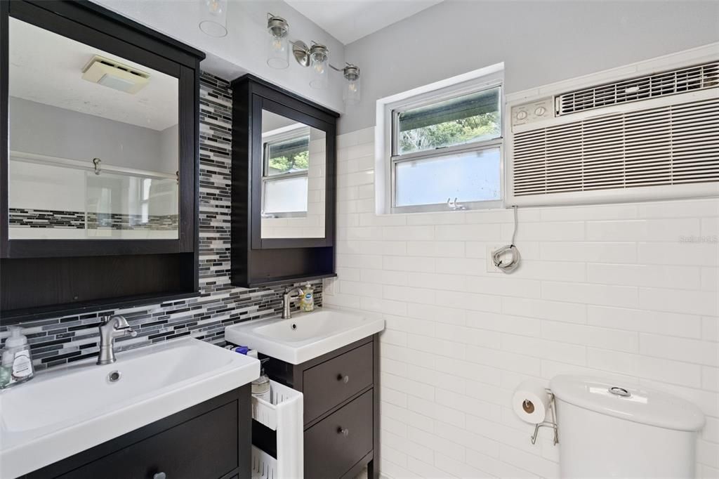 For Sale: $799,900 (3 beds, 3 baths, 2580 Square Feet)