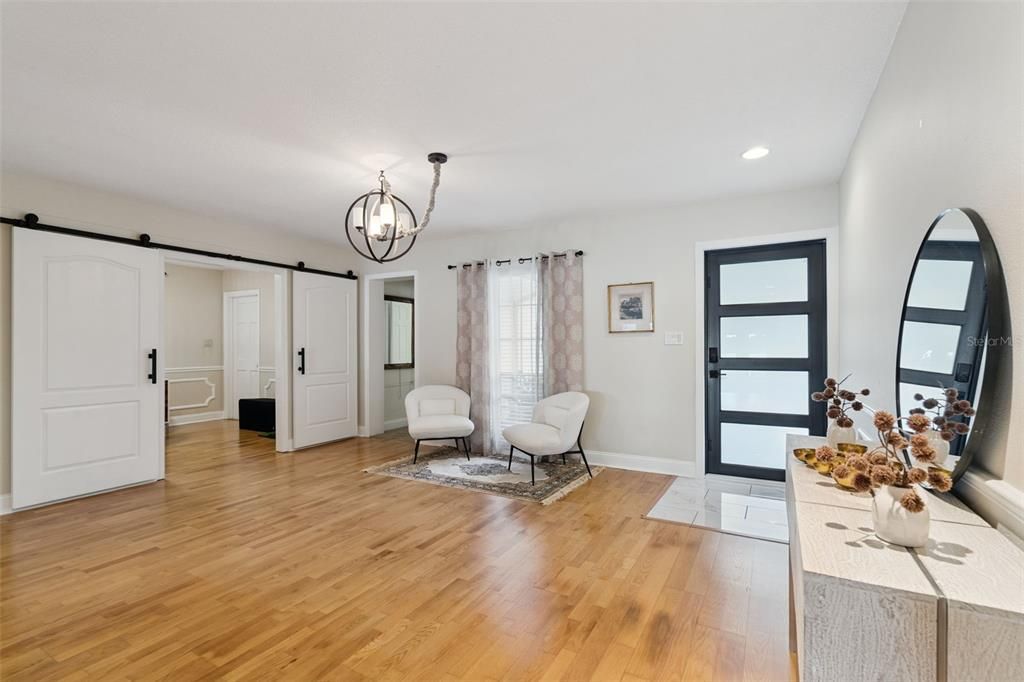 For Sale: $799,900 (3 beds, 3 baths, 2580 Square Feet)