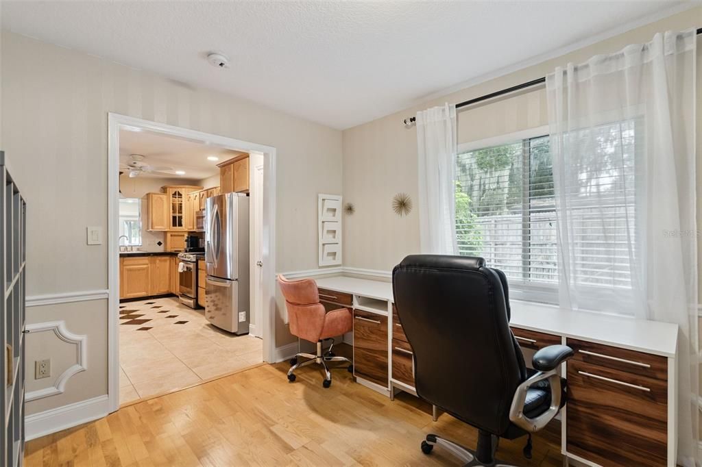 For Sale: $799,900 (3 beds, 3 baths, 2580 Square Feet)