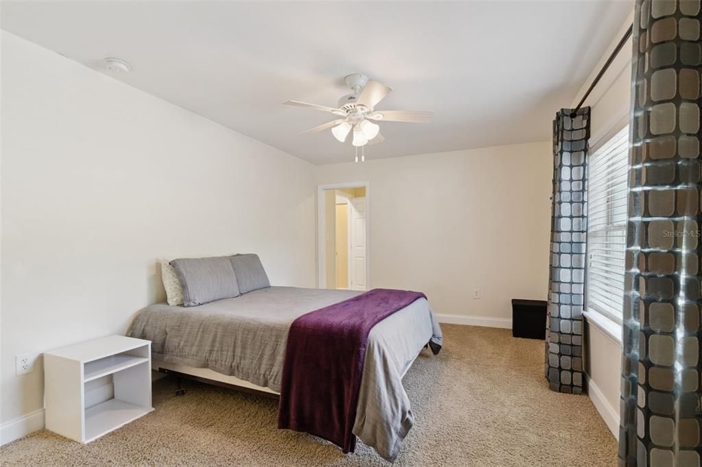 For Sale: $799,900 (3 beds, 3 baths, 2580 Square Feet)