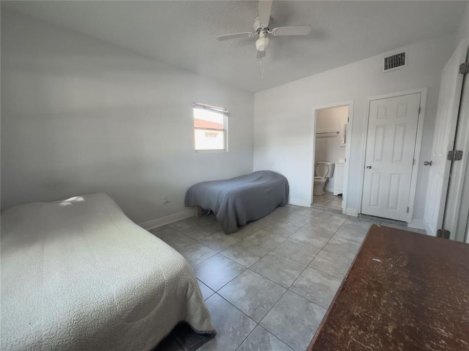 En Venta: $389,900 (5 camas, 3 baños, 1562 Pies cuadrados)