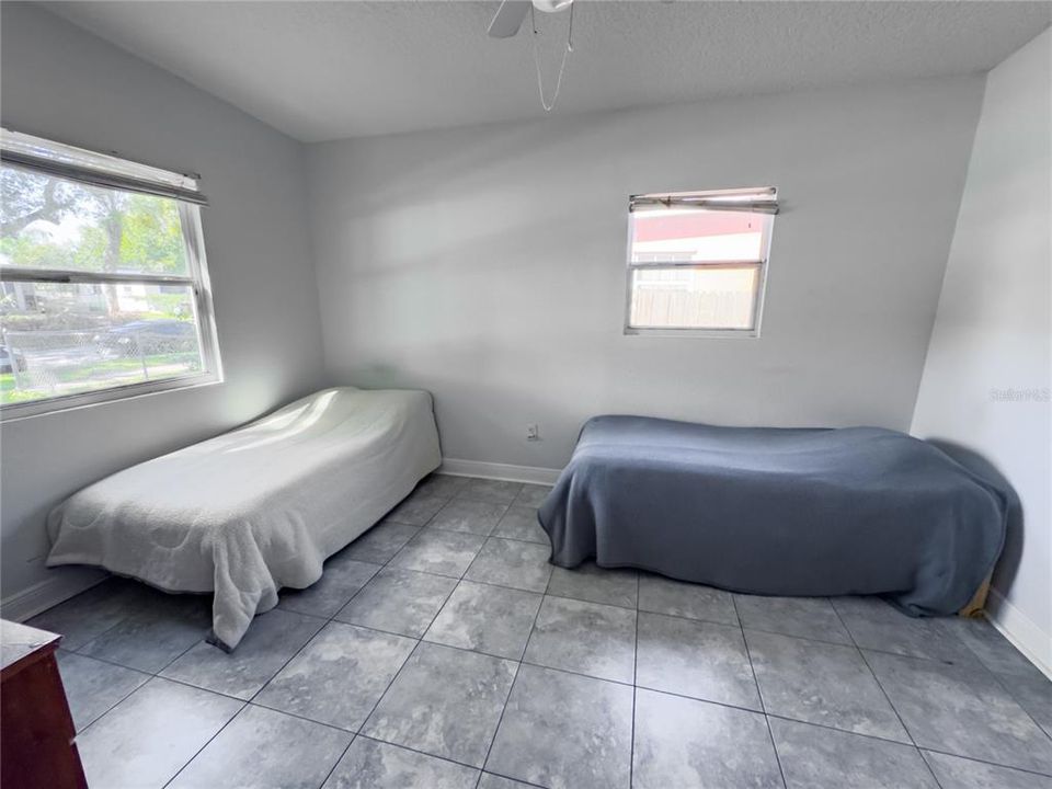 En Venta: $389,900 (5 camas, 3 baños, 1562 Pies cuadrados)