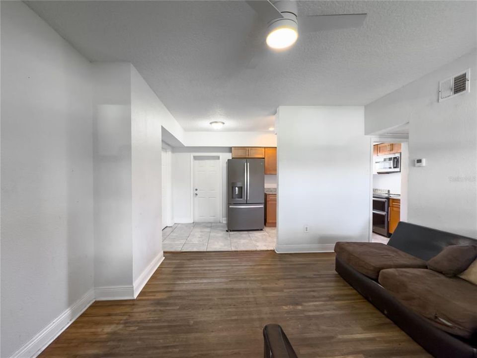 En Venta: $389,900 (5 camas, 3 baños, 1562 Pies cuadrados)