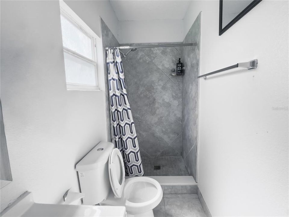 En Venta: $389,900 (5 camas, 3 baños, 1562 Pies cuadrados)