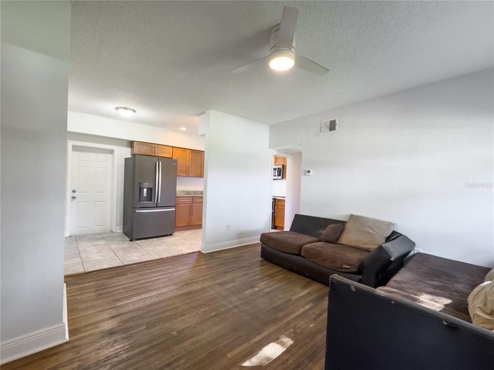 En Venta: $389,900 (5 camas, 3 baños, 1562 Pies cuadrados)