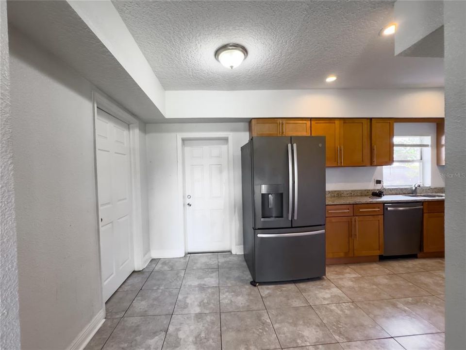 En Venta: $389,900 (5 camas, 3 baños, 1562 Pies cuadrados)