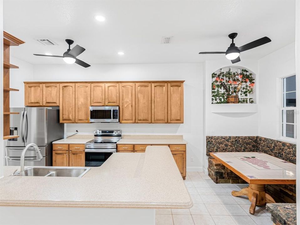 待售: $675,000 (4 贝兹, 3 浴室, 2359 平方英尺)