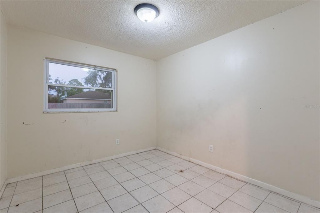 Active With Contract: $199,900 (3 beds, 2 baths, 1265 Square Feet)