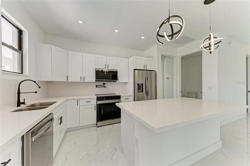 For Sale: $699,000 (3 beds, 2 baths, 1972 Square Feet)