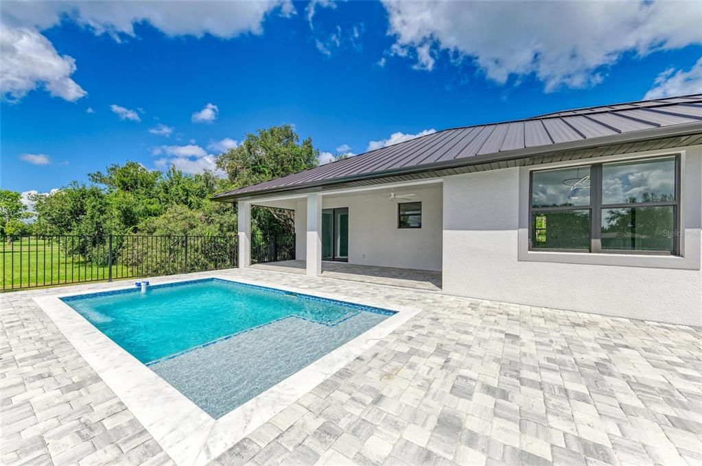 For Sale: $699,000 (3 beds, 2 baths, 1972 Square Feet)