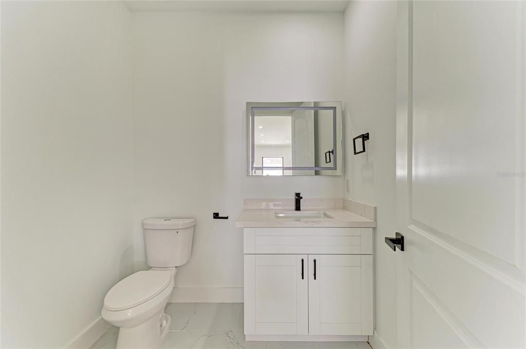 For Sale: $699,000 (3 beds, 2 baths, 1972 Square Feet)