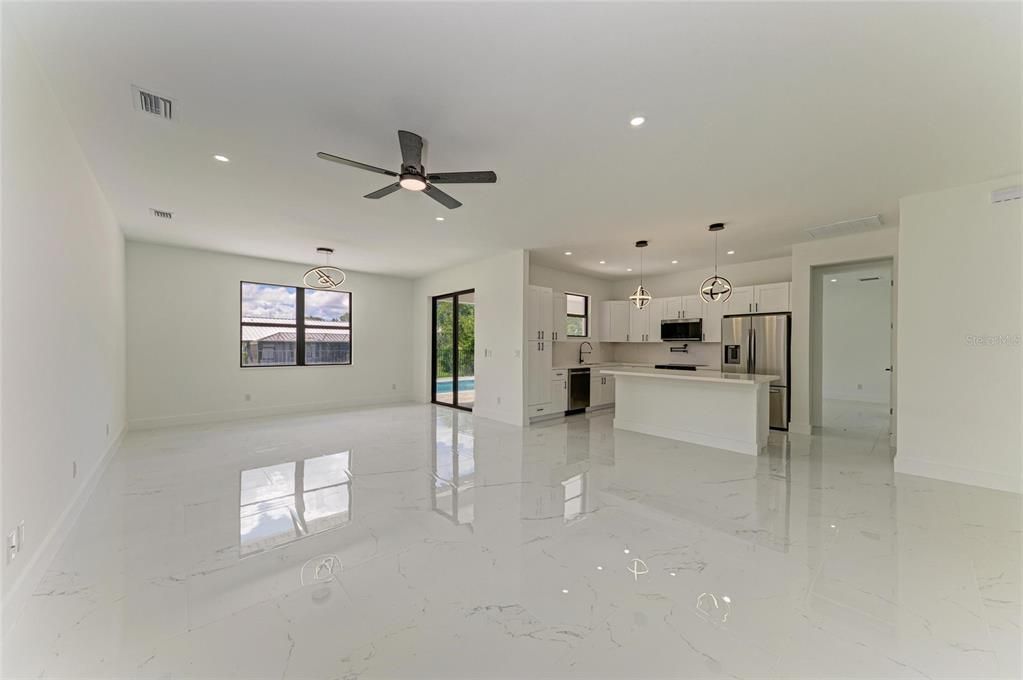 For Sale: $699,000 (3 beds, 2 baths, 1972 Square Feet)