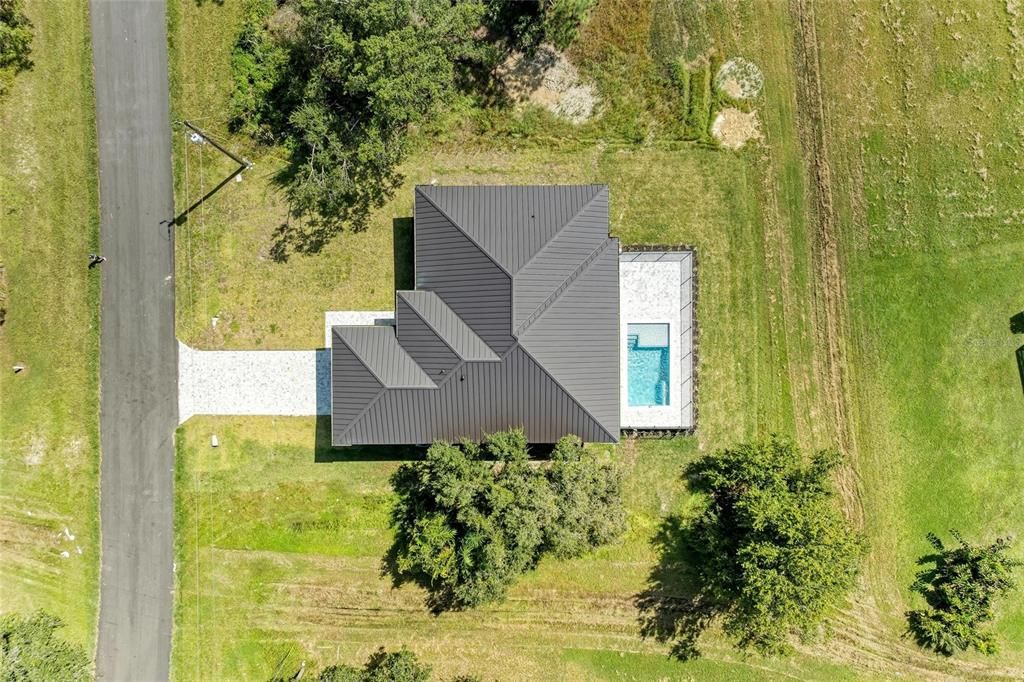 For Sale: $699,000 (3 beds, 2 baths, 1972 Square Feet)