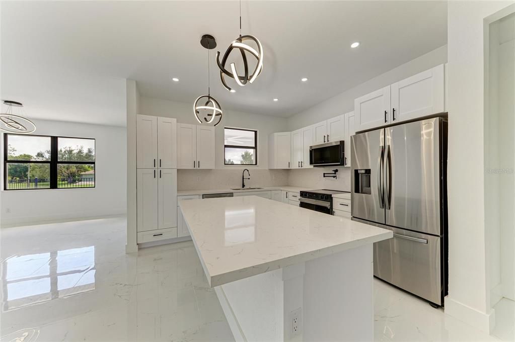 For Sale: $699,000 (3 beds, 2 baths, 1972 Square Feet)