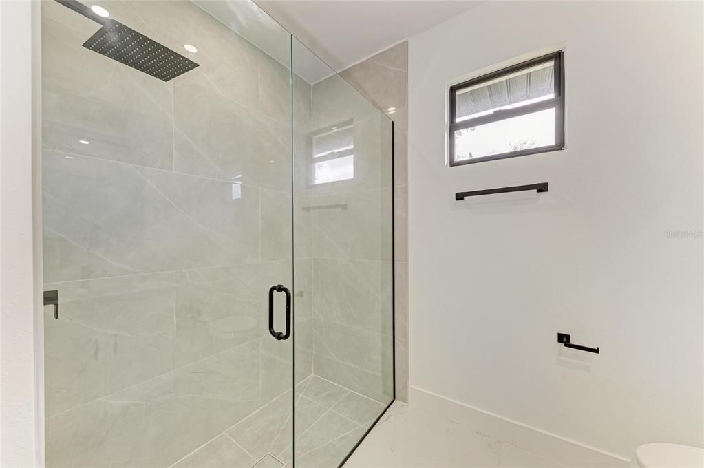 For Sale: $699,000 (3 beds, 2 baths, 1972 Square Feet)