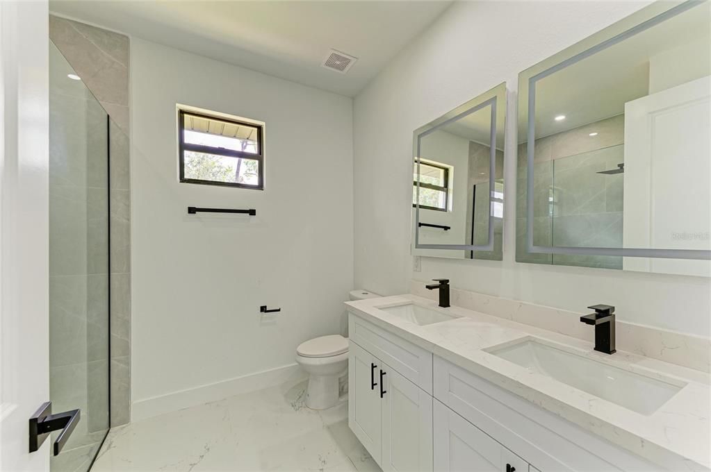 For Sale: $699,000 (3 beds, 2 baths, 1972 Square Feet)