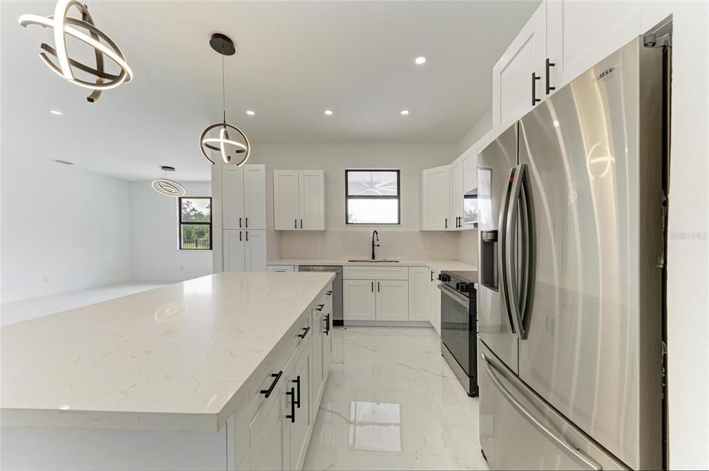 For Sale: $699,000 (3 beds, 2 baths, 1972 Square Feet)