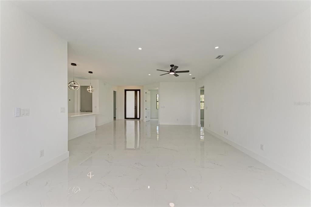 For Sale: $699,000 (3 beds, 2 baths, 1972 Square Feet)