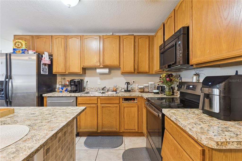 For Sale: $250,000 (3 beds, 2 baths, 1080 Square Feet)