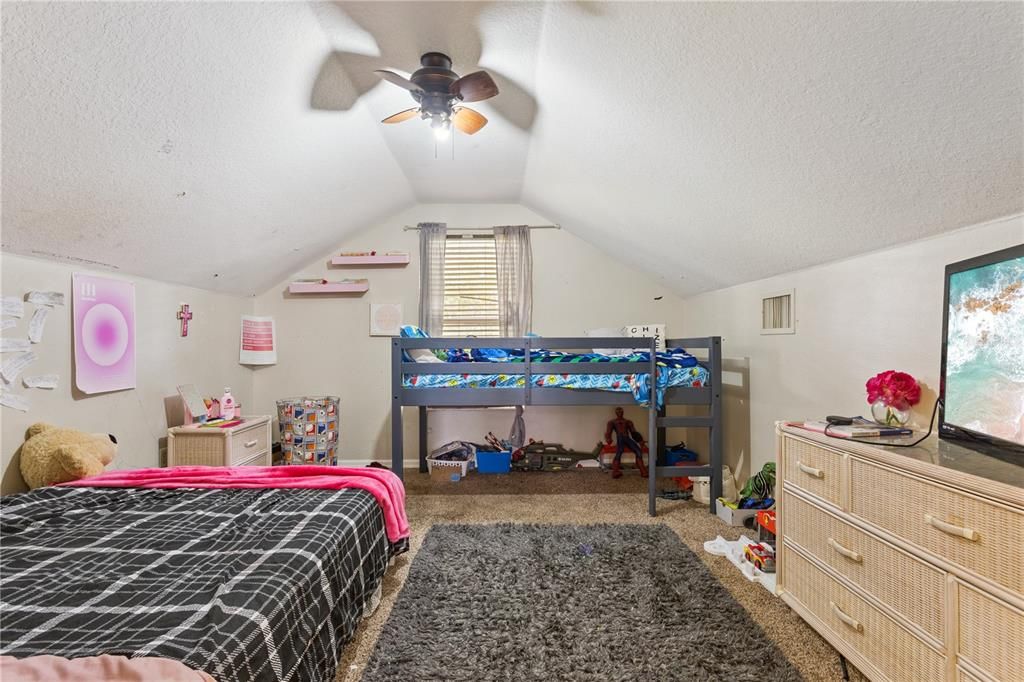 For Sale: $250,000 (3 beds, 2 baths, 1080 Square Feet)