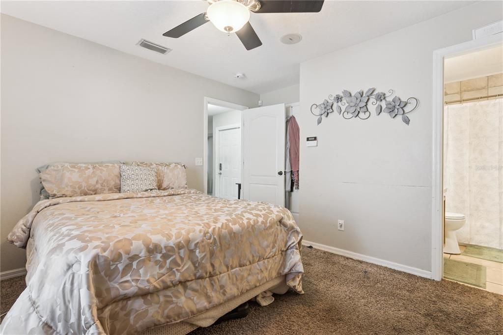 For Sale: $250,000 (3 beds, 2 baths, 1080 Square Feet)