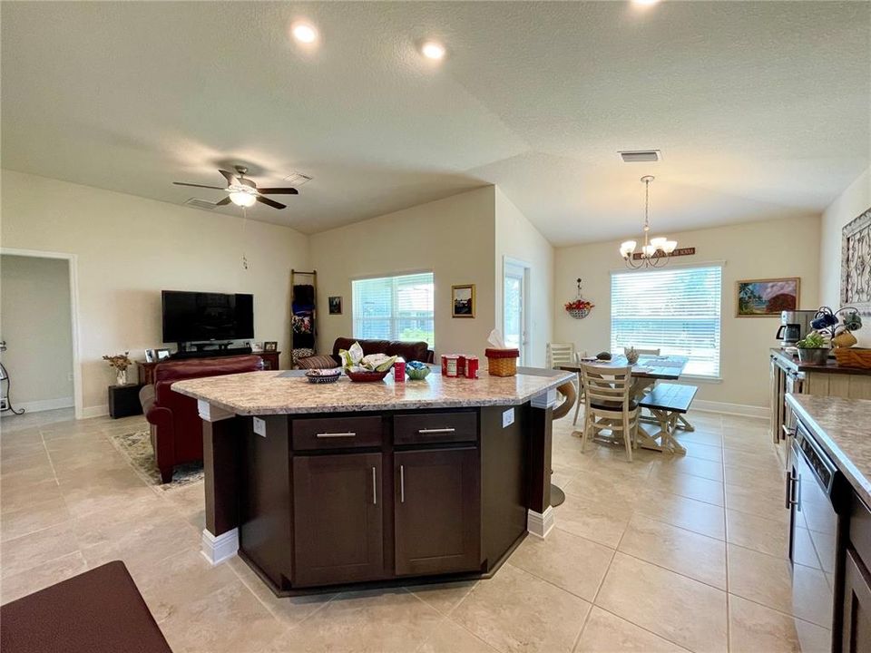 For Rent: $2,250 (3 beds, 2 baths, 1500 Square Feet)